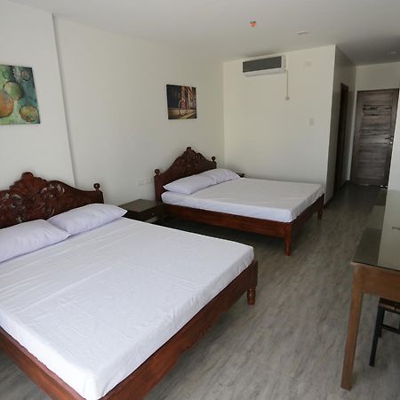 Northwood Hotel Alaminos Esterno foto