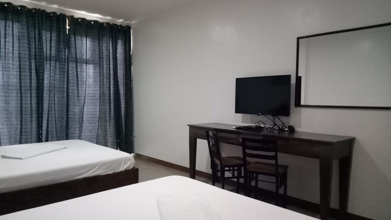Northwood Hotel Alaminos Esterno foto