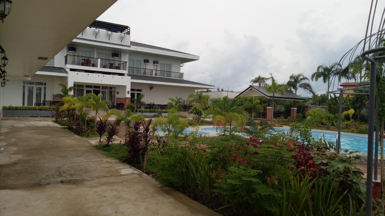 Northwood Hotel Alaminos Esterno foto