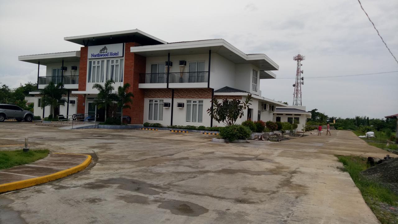 Northwood Hotel Alaminos Esterno foto