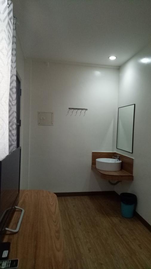 Northwood Hotel Alaminos Esterno foto